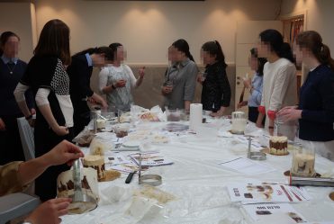 El día de pastelería brindó a las niñas una maravillosa experiencia.